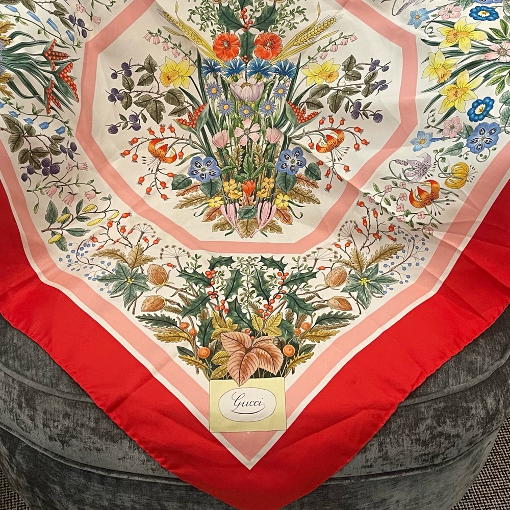 VINTAGE GUCCI 1970s FLORA SILK SCARF (RARE)